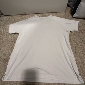 Alo white triumph short sleeve